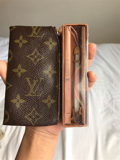 louis vuitton flower keychain|louis vuitton key case wallet.